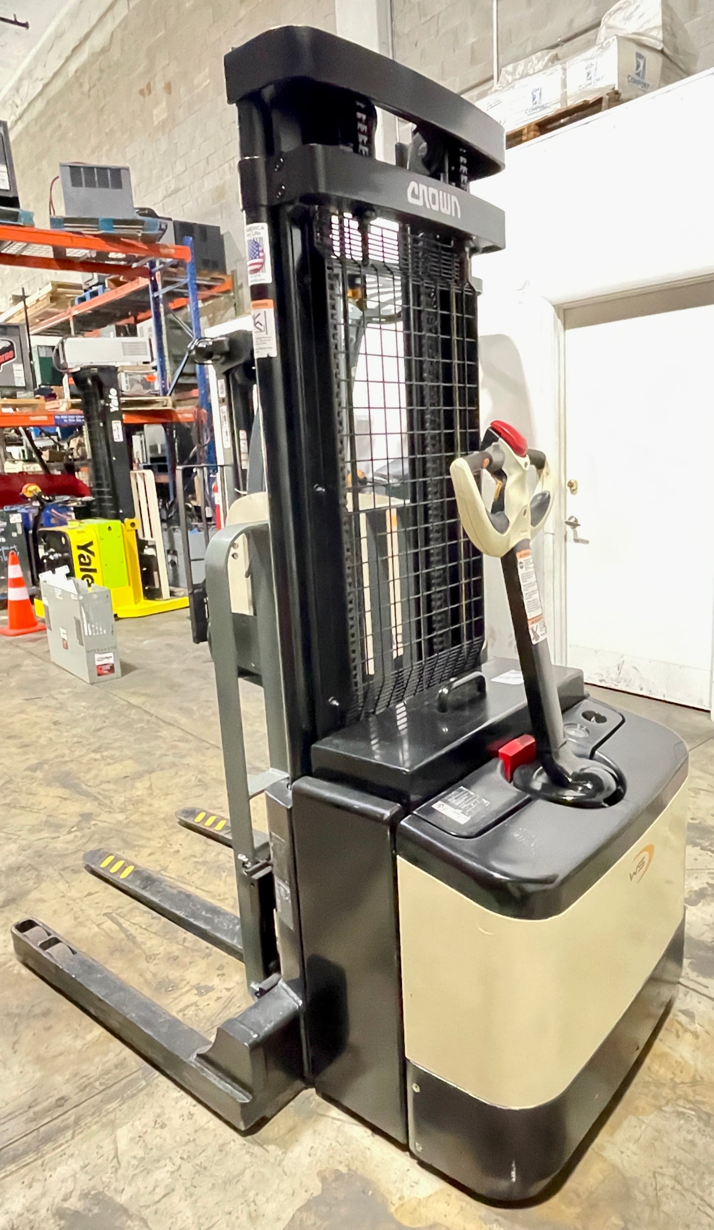 Pallet Stacker 4,000 Lb Capacity 130" Height